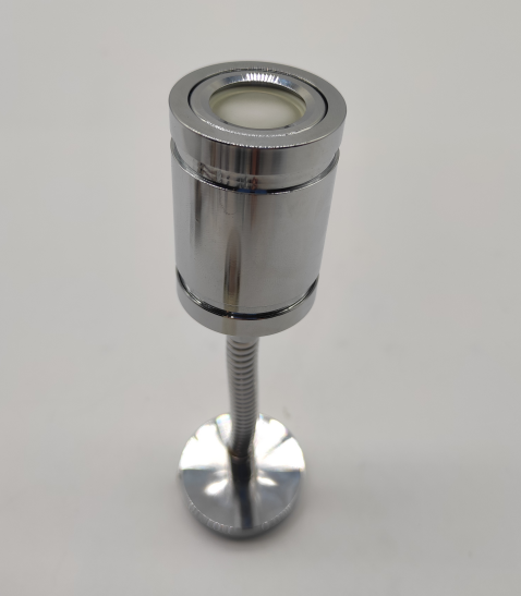 Zakaj so avtomobilske luči bistvenega pomena za varno nočno vožnjo?